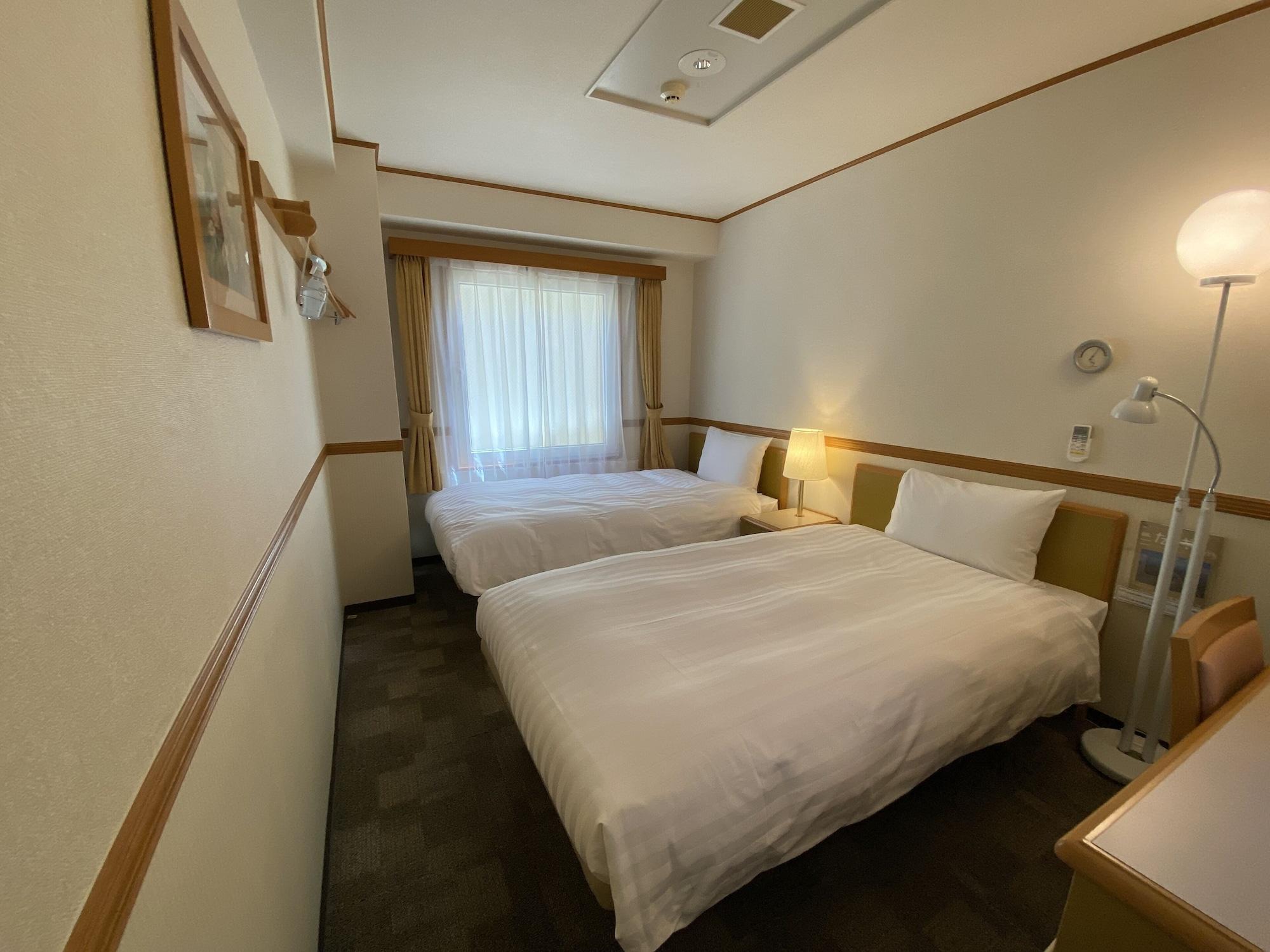 Toyoko Inn Naha Omoromachi Ekimae Exterior foto