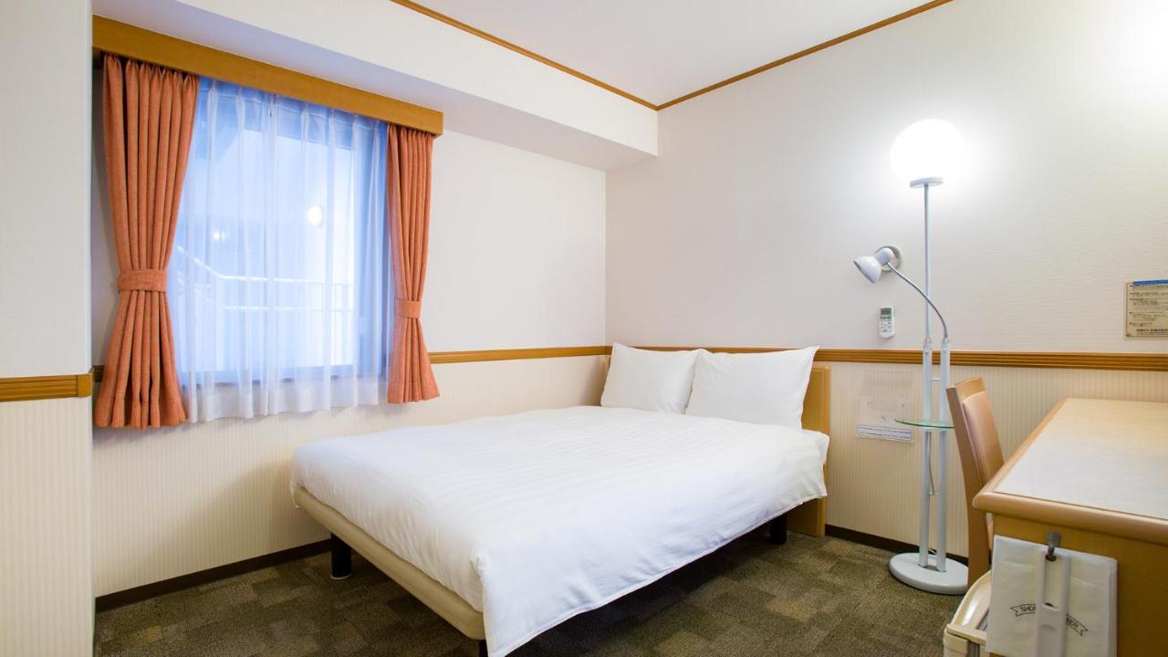 Toyoko Inn Naha Omoromachi Ekimae Zimmer foto