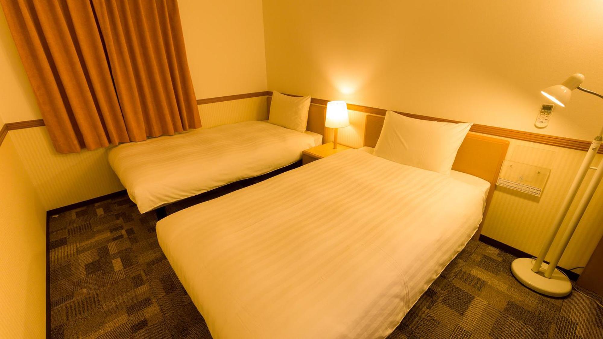 Toyoko Inn Naha Omoromachi Ekimae Zimmer foto